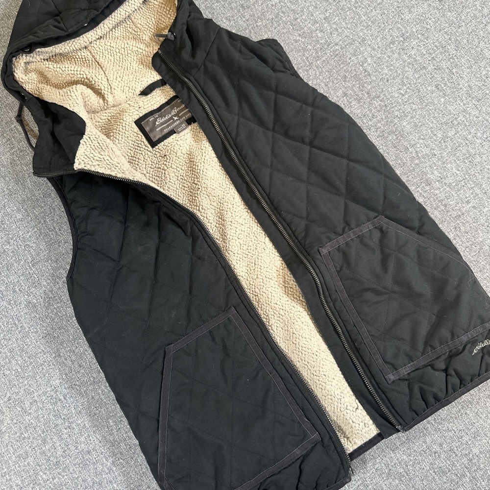 Eddie Bauer XS Quilted Hooded Vest Sherpa Lined Black Womens Casual